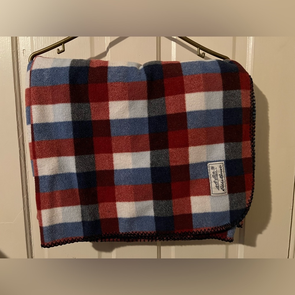 Eddie Bauer fleece blanket